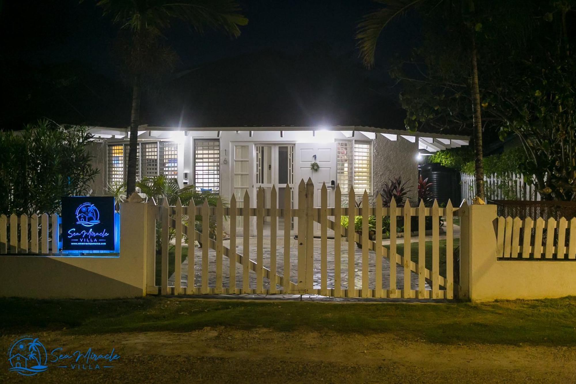 Sea Miracle Villa/Beach Cottage Silver Sands المظهر الخارجي الصورة